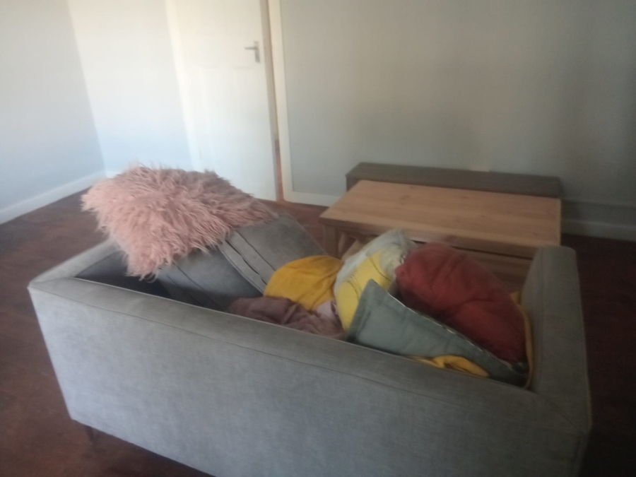 To Let 1 Bedroom Property for Rent in Southernwood Eastern Cape